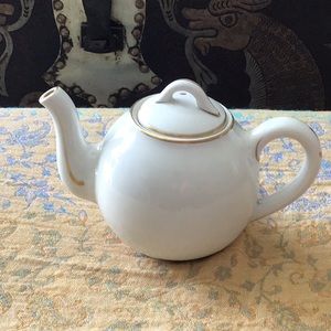 Hall made in USA tea/coffee pot single serving